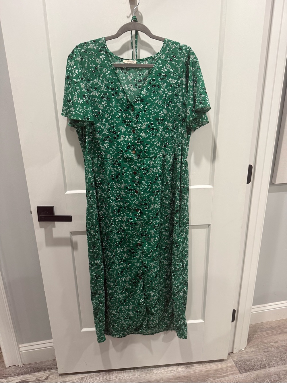 Sunday Up Green Floral Button-Front Tie Midi Dress
